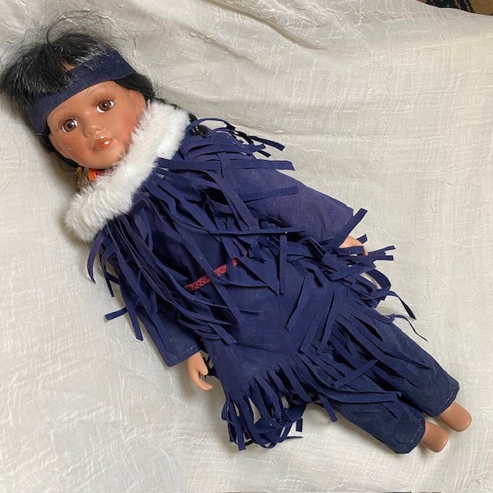 Vintage 18 inch Traditions Native American Indian Porcelain Doll accessories